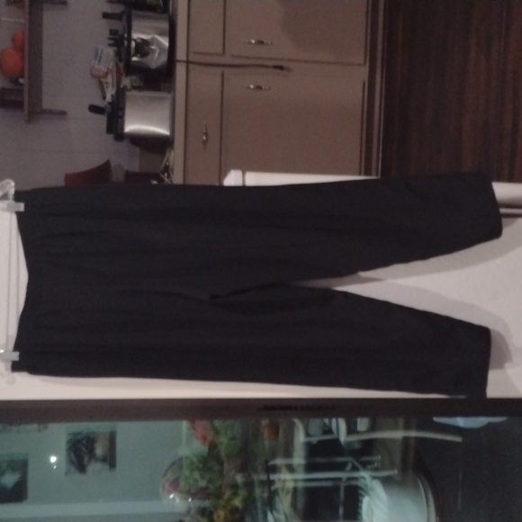 A pair of Diane Richard black dress pants size large - Picture 2 of 4